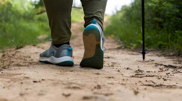 Read more about the article Best Walking Shoes for Wide Feet in the UK